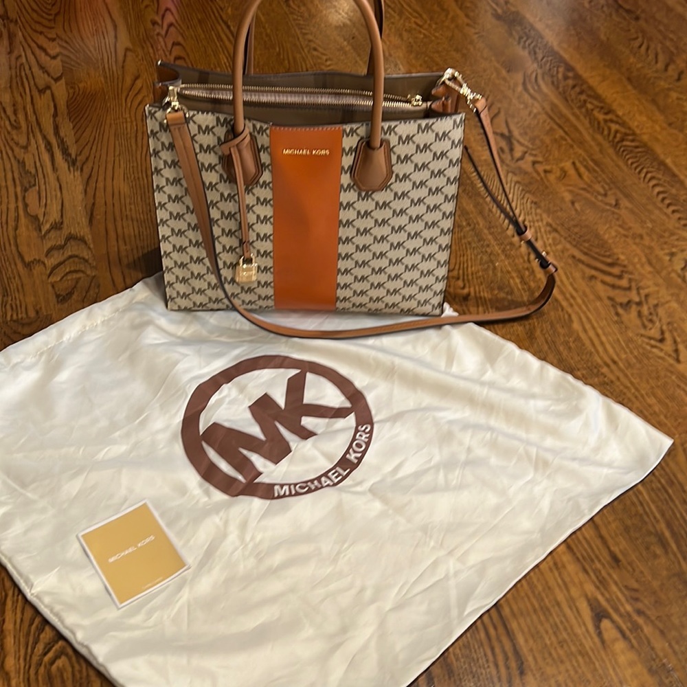 Michael Kors pocketbook
